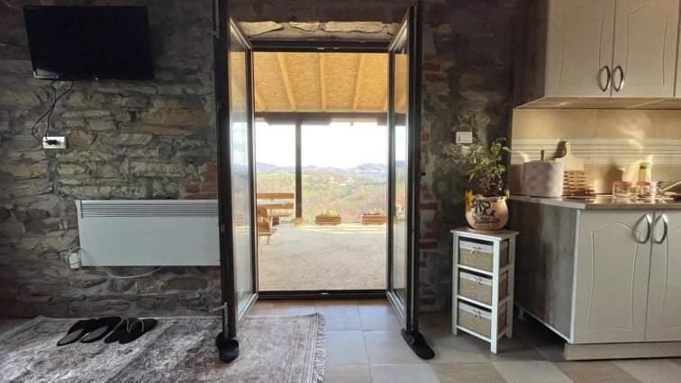 Etno Kuca Ostrvica Holiday home Varnice