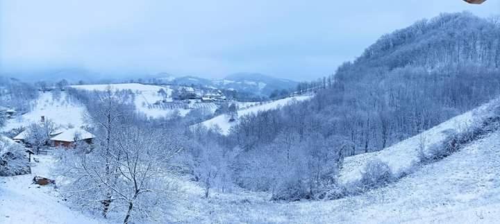 Etno Kuca Ostrvica * Varnice